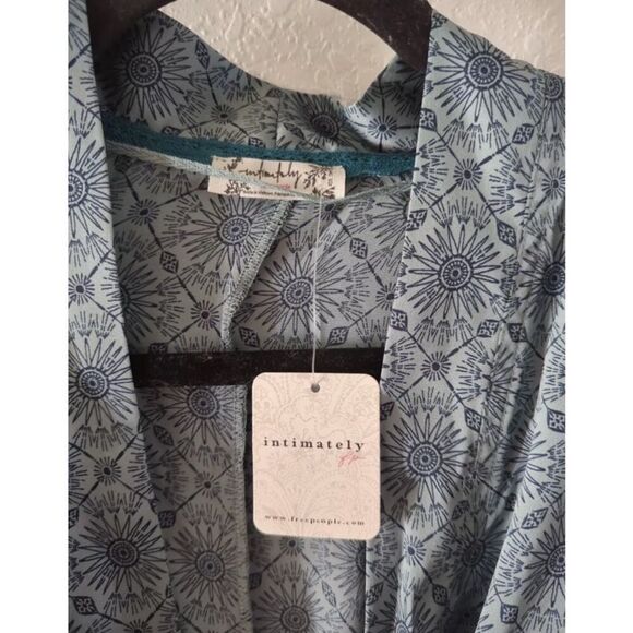 Free People Intimately Sz XS/S Oasis House Robe Blue Motif Kimono Stone - Picture 2 of 16